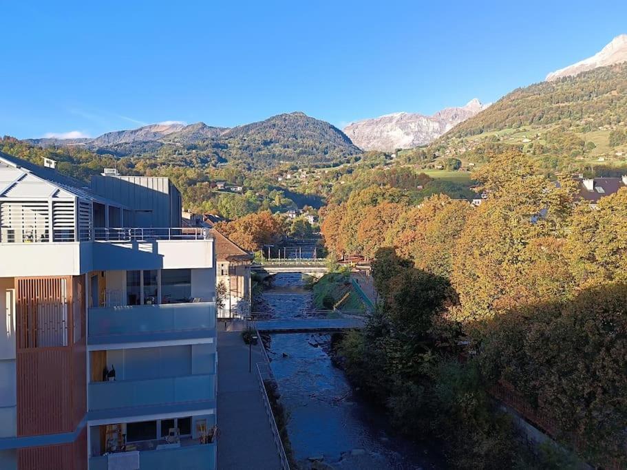 Le Meribel - Conciergerie De La Yaute Саланш Екстериор снимка